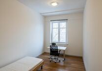 Helles Zimmer in ruhiger WG (Nur Studenteninnen!)