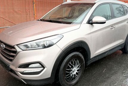 Hyundai TUCSON 140.000 km 9.998 &euro; Berlin 12057
