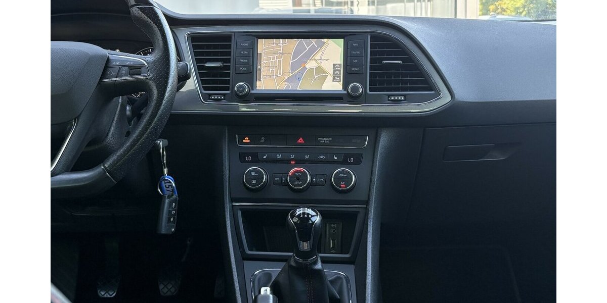 Seat Leon 1.8 ST FR NAVIGATION/SITZHEIZUNG/KLIMAx2 139.535 km 9.900 &euro; Villingen-Schwenningen 78054