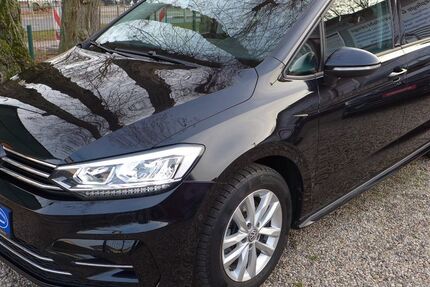 VW Touran 61.670 km 23.980 &euro; Berlin 13088
