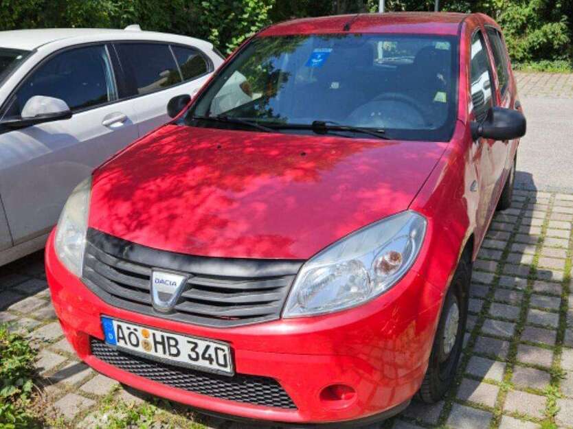 Dacia Sandero 170.056 km 950 € Burghausen 84489