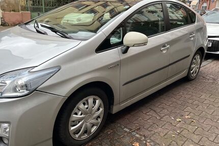 Toyota Prius 108.000 km 7.499 &euro; Frankfurt am Main 60596