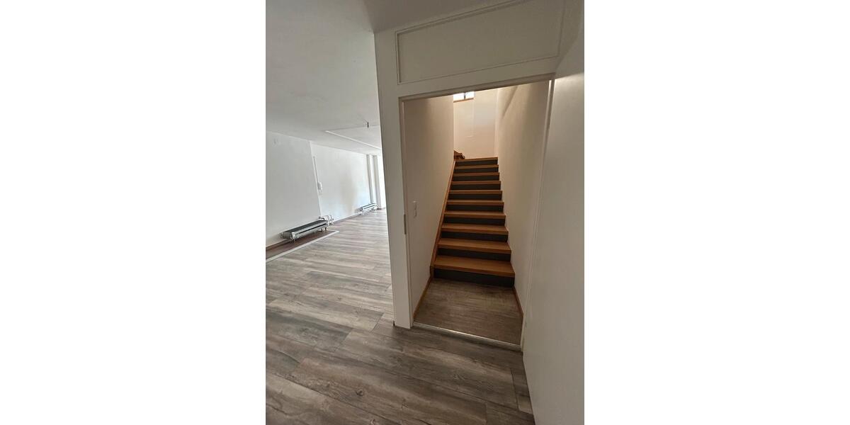 Etagenwohnung Burghausen - 1 Zimmer, 66 m&sup2;, 850&euro; | Angebot:26682592