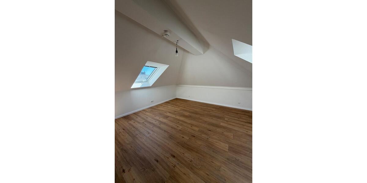 Dachgeschoßwohnung Gießen - 2 Zimmer, 65 m&sup2;, 1.180&euro; | Angebot:26339695
