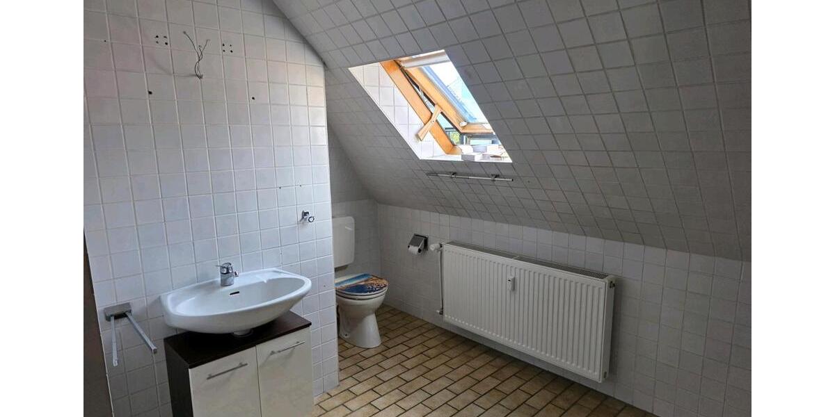 Dachgeschoßwohnung Herdorf - 4 Zimmer, 100 m&sup2;, 155.000&euro; | Angebot:26889413