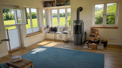 KANALIDYLLE MIT SÜDTERRASSE UND KAMIN - Einfamilienhaus Sehestedt | Angebot:27093426
