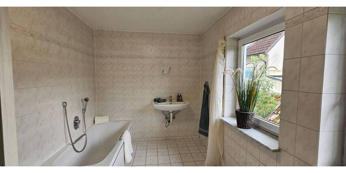 Mehrfamilienhaus, Wohnhaus Lauda-Königshofen Königshofen - 4 Zimmer, 157 m&sup2;, 249.000&euro; | Angebot:26684160