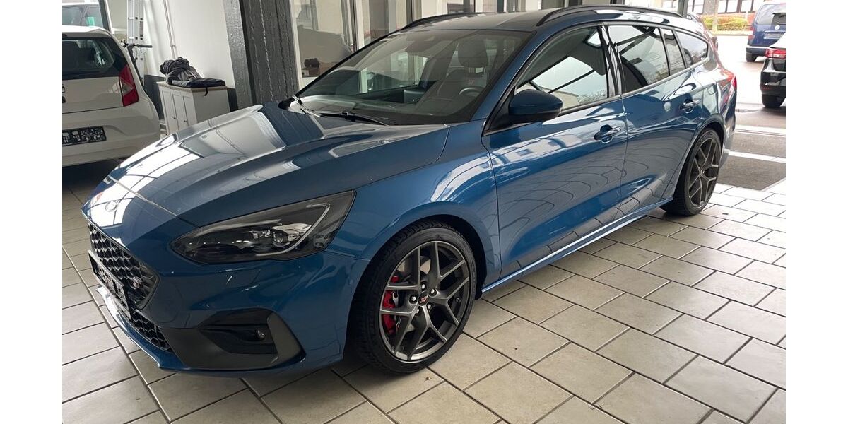 Ford Focus 47.000 km 22.650 &euro; Detmold 32756