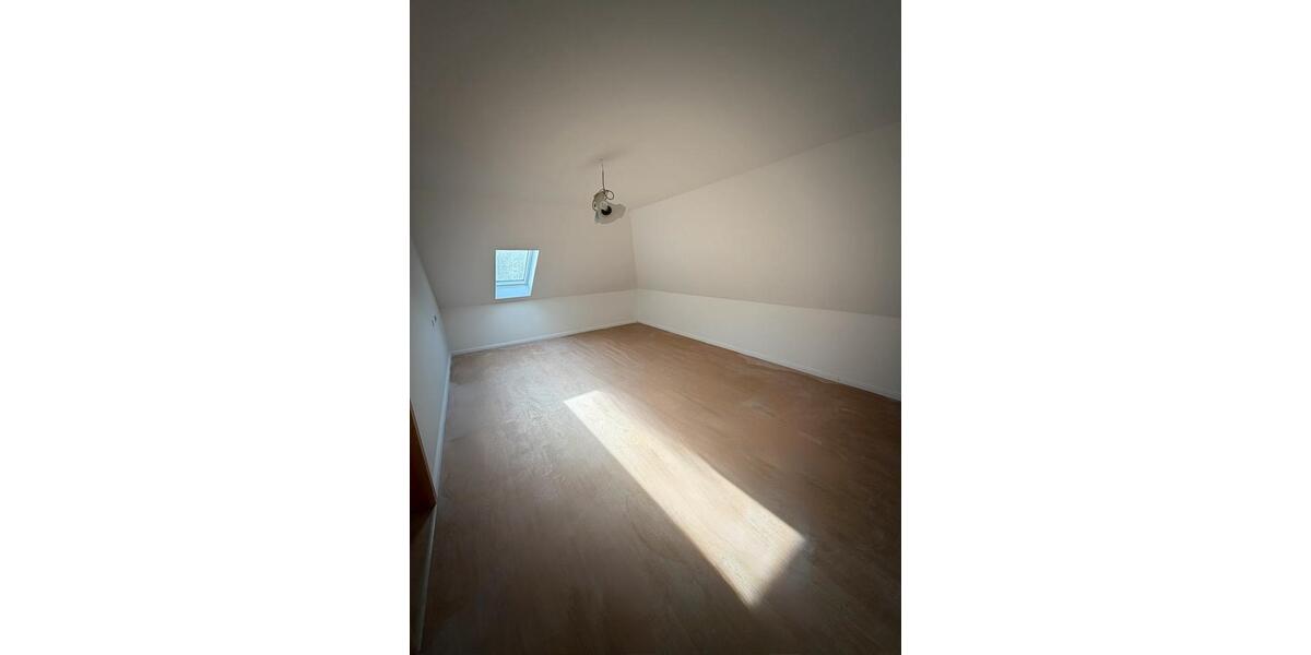Einfamilienhaus Brunsbüttel - 7.5 Zimmer, 203 m&sup2;, 1.500&euro; | Angebot:26365107