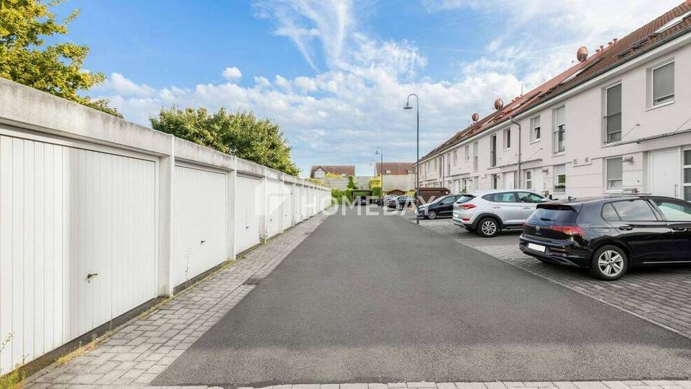 REH in ruhiger Lage mit Vollkeller, ausgebautem Dachgeschoss, 20 Meter von der Europäischen Schule
