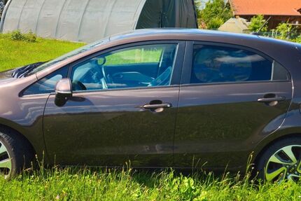 Kia Rio 98.000 km 9.500 &euro; Hofkirchen 94544