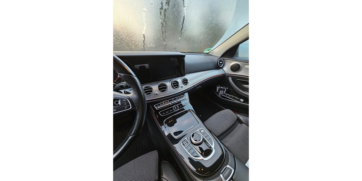 Mercedes-Benz E 220 130.000 km 30.000 &euro; Wiesbaden 65183