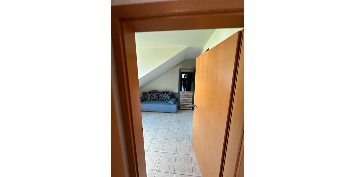 Dachgeschoßwohnung Grafschaft - 3 Zimmer, 74 m&sup2;, 1.200&euro; | Angebot:26055741