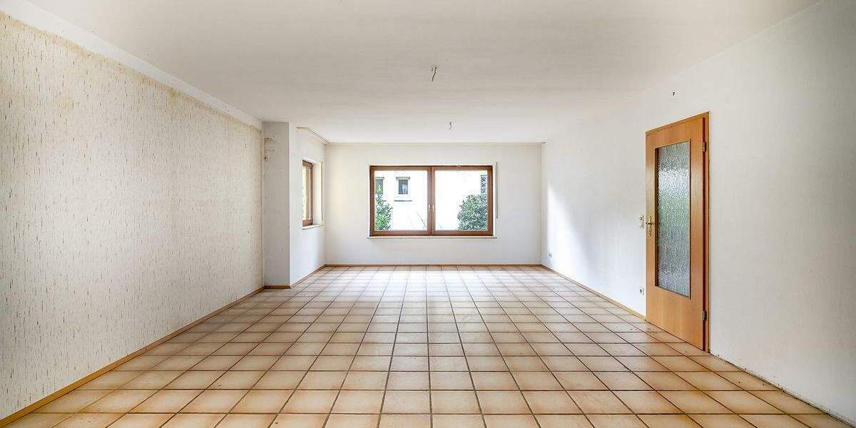 Mehrfamilienhaus, Wohnhaus Karlsruhe / Daxlanden Daxlanden - 8 Zimmer, 245 m&sup2;, 469.000&euro; | Angebot:25862353