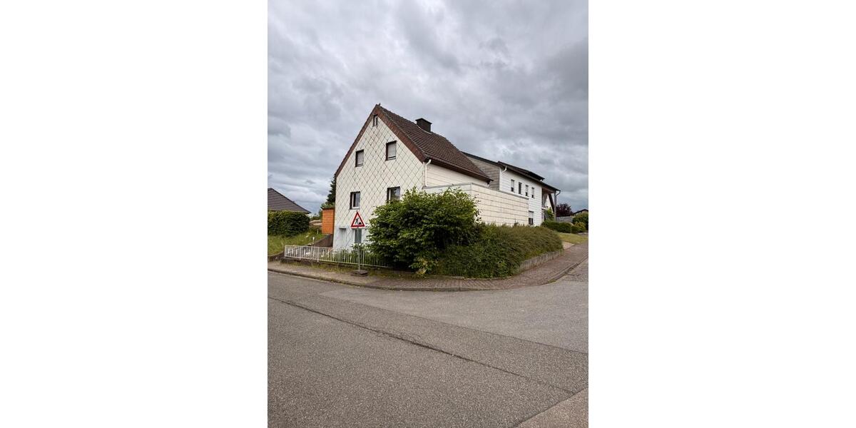 Provisionsfrei! Charmantes Einfamilienhaus mit Sanierungsbedarf zimmer