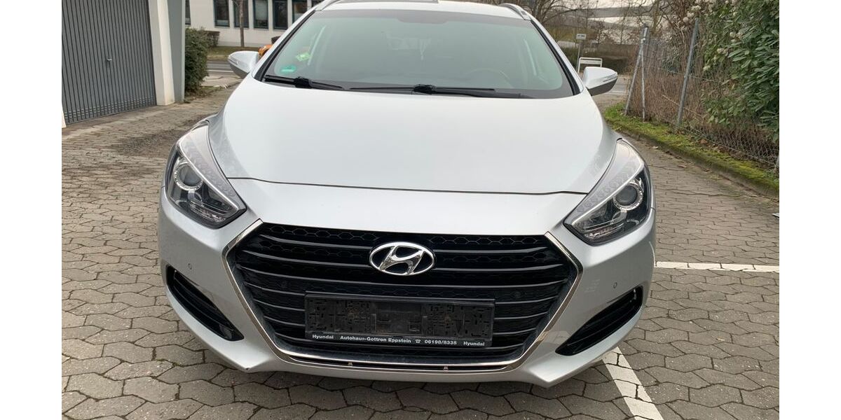 Hyundai i40 172.100 km 8.999 &euro; Mainz-Kastel 55252