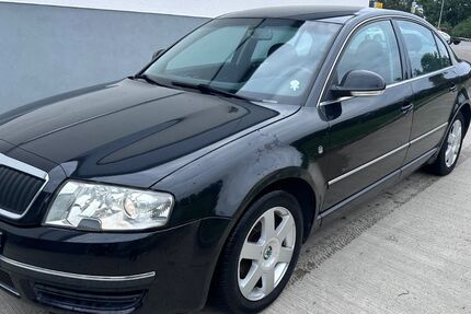 Skoda Superb 190.000 km 2.850 € Holleben 06179