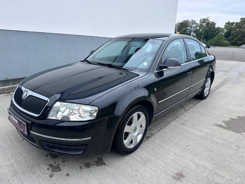 Skoda Superb 190.000 km 2.850 € Holleben 06179