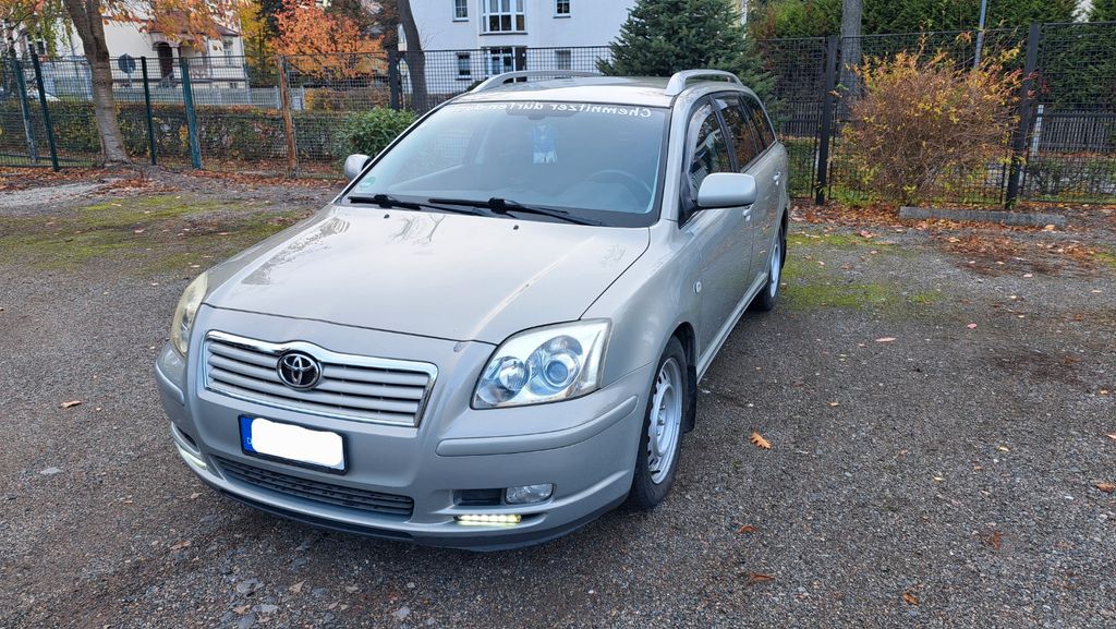Toyota Avensis 212.000 km 3.200 &euro; Chemnitz 09123