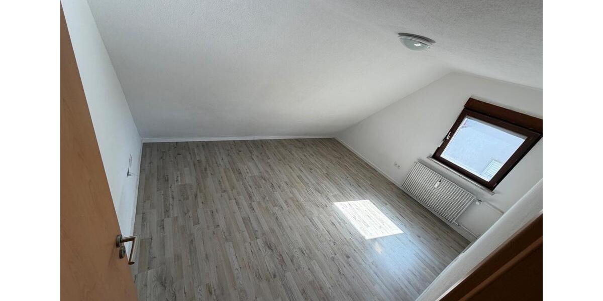 Dachgeschoßwohnung Hüfingen - 3 Zimmer, 65 m&sup2;, 700&euro; | Angebot:26380276