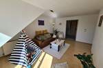 RESERVIERT Charmante Dachgeschosswohnung mit Einbauküche - sofort verfügbar! 2 zimmer