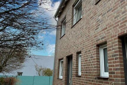 Haus Schermbeck - 4 Zimmer, 125 m&sup2;, 1.600&euro; | Angebot:24432277