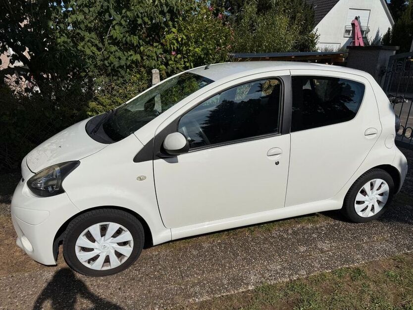 Aygo (X)