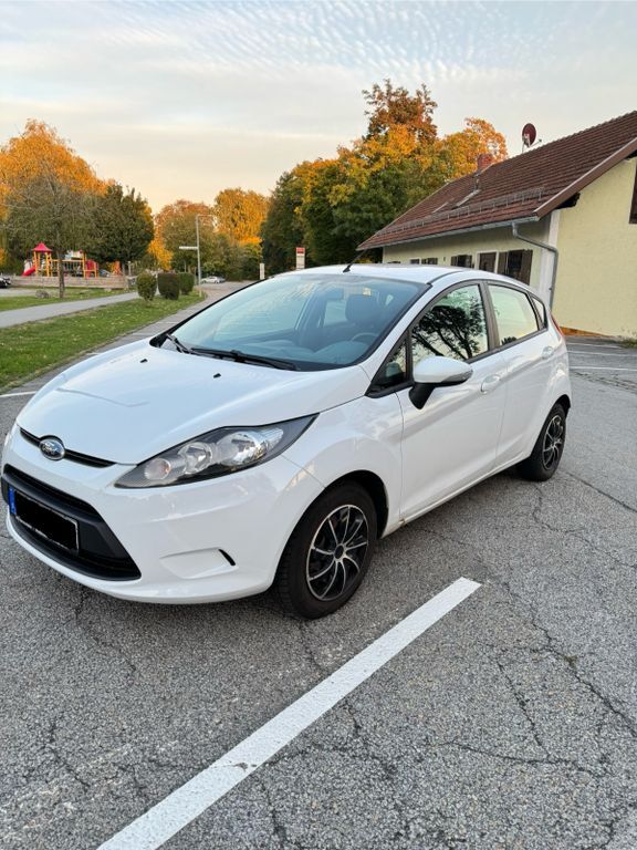 Ford Fiesta 189.350 km 2.500 € Tittling 94104