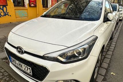 Hyundai i20 124.520 km 8.500 &euro; Berlin 10247