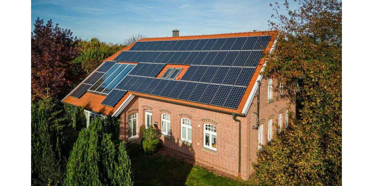 Hochwertige Lager-Produktionshalle, mit modernem und großem Betriebsleiterwohnhaus (provisionsfrei) zimmer