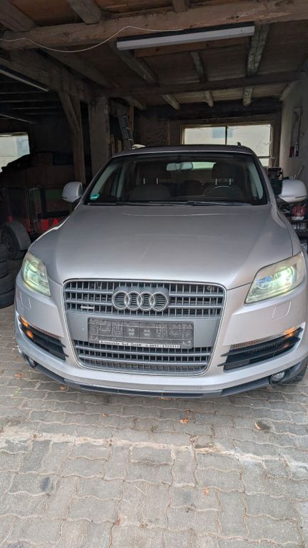 Q7
