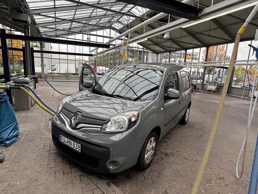 Renault Kangoo 33.690 km 11.490 € Nürnberg 90429