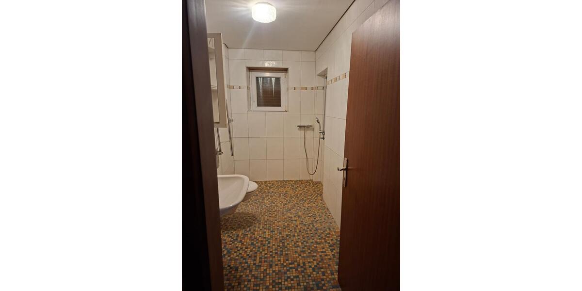 135 m² Erdgeschosswohnung zu vermieten 5 zimmer