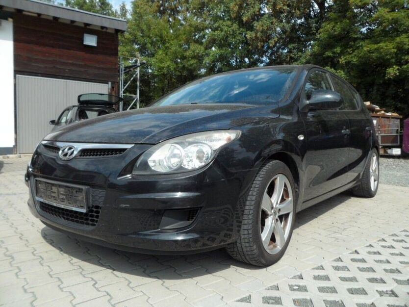 i30