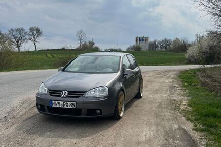 VW Golf 293.000 km 2.500 &euro; Carlow 19217