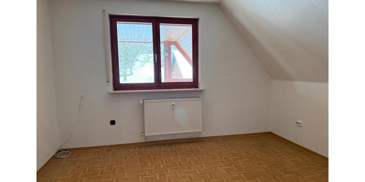 Dachgeschosswohnung in FKB- Schreufa, mit Loggia zu vermieten. 5 zimmer