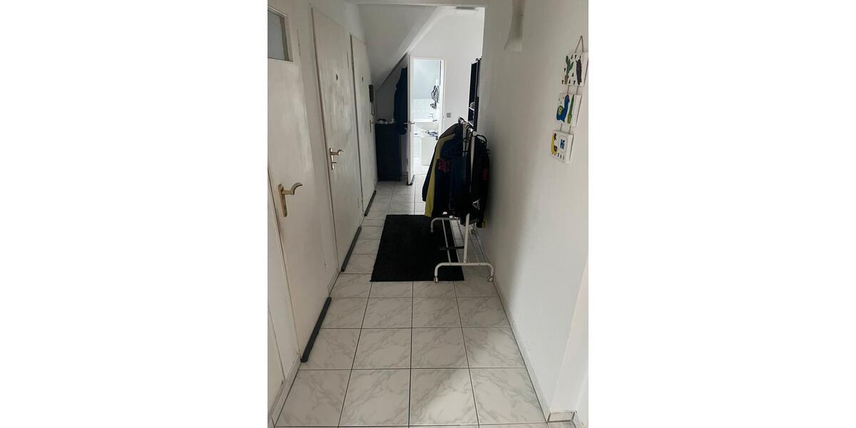 Dachgeschoßwohnung Offenbach am Main Bieber - 4 Zimmer, 80 m&sup2;, 950&euro; | Angebot:25590696