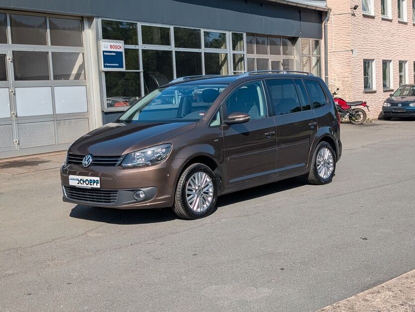 VW Touran 156.000 km 9.690 € Naila 95119