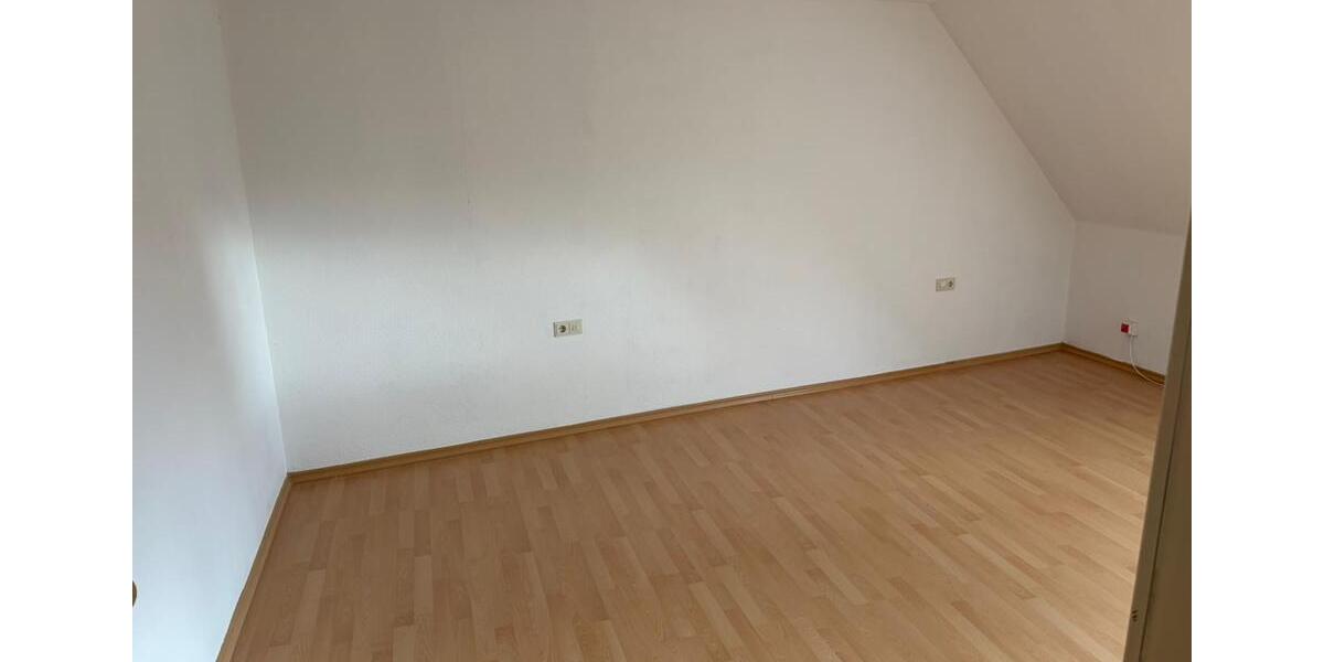 Dachgeschoßwohnung Krumbach (Schwaben) - 3 Zimmer, 70 m&sup2;, 700&euro; | Angebot:26481159