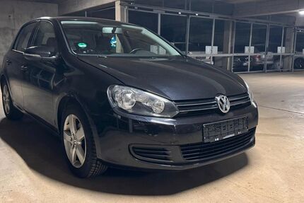 VW Golf 235.000 km 1.900 &euro; München 81735