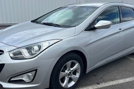 Hyundai i40 273.000 km 4.500 &euro; Berlin 12057