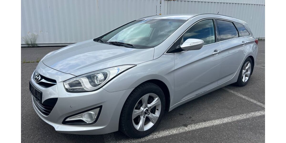 Hyundai i40 273.000 km 4.500 &euro; Berlin 12057