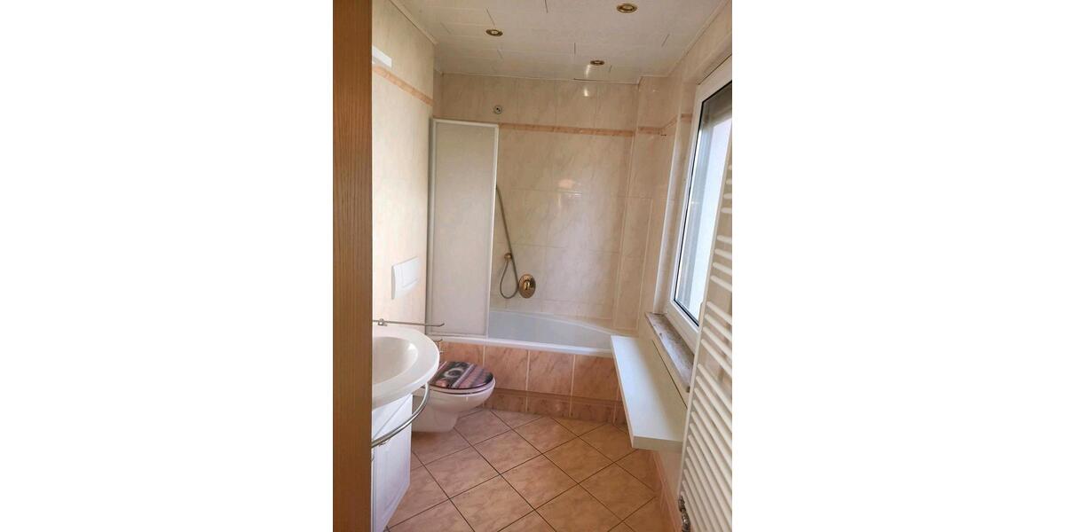 Einfamilienhaus Bad Salzungen Tiefenort - 9 Zimmer, 150 m&sup2;, 85.000&euro; | Angebot:26959081