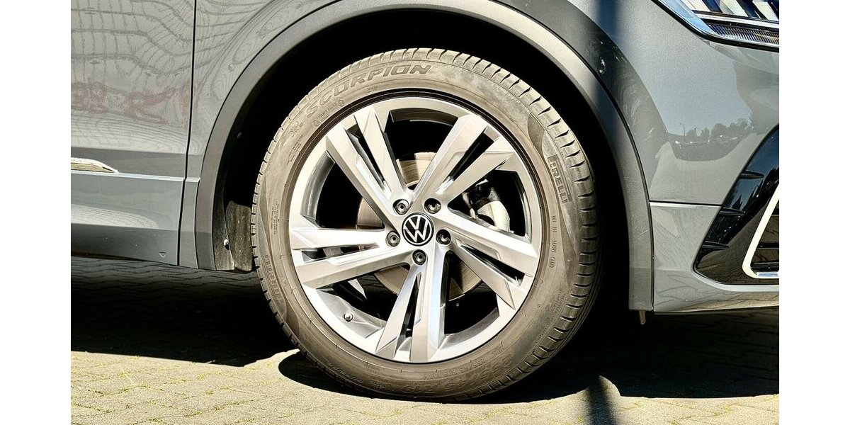 VW Tiguan R-Line / Pano / Kamera / KeylessGO 29.000 km 40.990 &euro; Mönchengladbach 41066