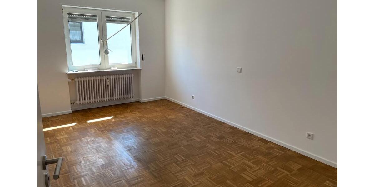 Etagenwohnung Schriesheim - 3.5 Zimmer, 102 m&sup2;, 1.400&euro; | Angebot:26670384