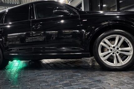 Audi Q7 150.000 km 33.900 &euro; Duisburg 47166