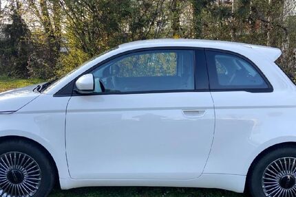 Fiat 500e 5.600 km 16.990 &euro; Asperg 71679