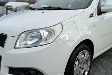 Chevrolet Aveo 83.000 km 3.300 &euro; Dresden 01097