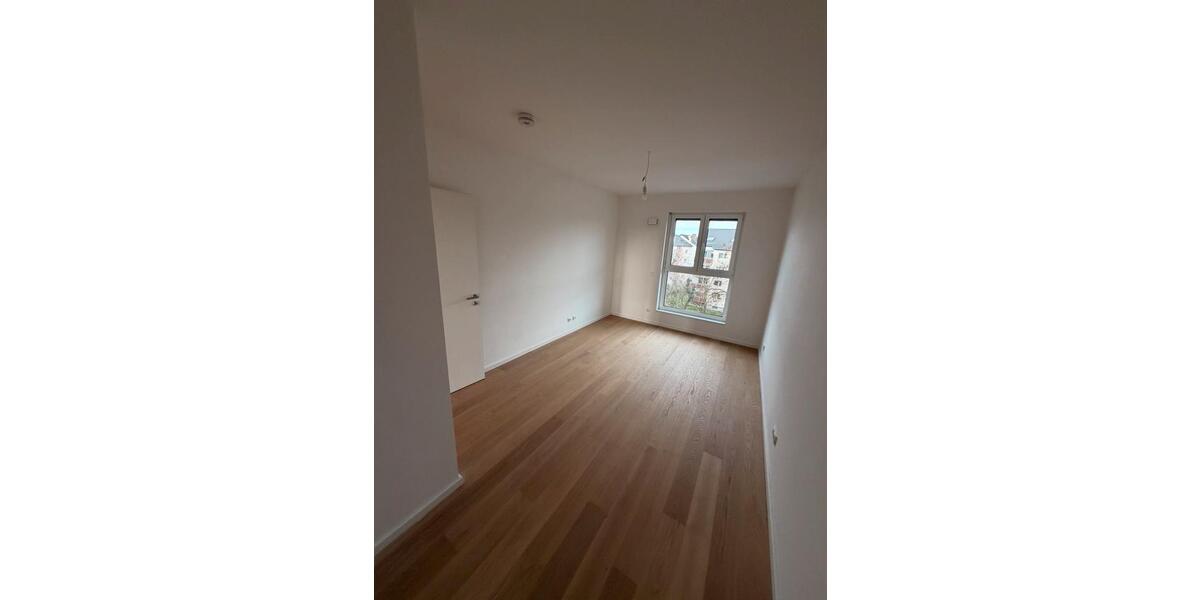 Einfamilienhaus Maintal - 3 Zimmer, 82 m&sup2;, 1.690&euro; | Angebot:26207351