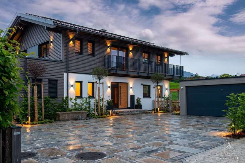 Haus zum Kaufen in Siegsdorf 2.350.000 € 200 m²